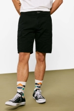 Легкие шорты-бермуды с потертостями узкого кроя slim fit с пятью карманами
