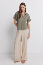 Лляна сорочка з коротким рукавом