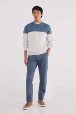 Штани-чіноси крою Slim fit з мікропринтом