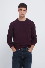 Свитер структурный с круглым вырезом