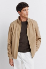 Легкая демисезонная куртка