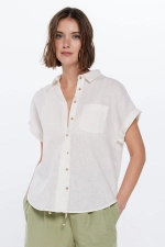 Хлопковая блузка с короткими рукавами и карманом