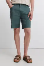 Легкі бермуди regular fit із ефектом вимитого кольору