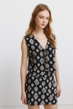 Лляний жилет з етнічним принтом