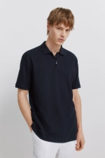 Поло пике классического кроя на молнии