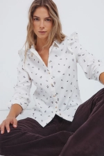 Рубашка с воланами на плечах