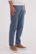 Штани-чіноси крою Slim fit з мікропринтом