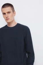 Футболка з довгим рукавом та подвійним коміром