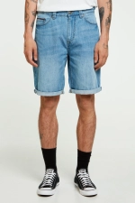 Легкие джинсовые шорты-бермуды средней потертости стандартного кроя