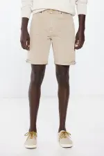 Кольорові шорти-бермуди крою slim fit