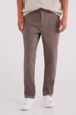 Брюки-чиносы кроя Slim fit с микропринтом