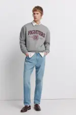 Джинсы средней светлой стирки, regular fit