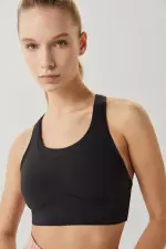 Черный спортивный бюстгальтер 4D Stretch