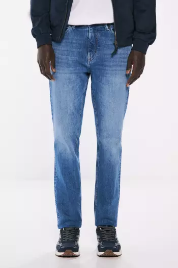 Джинсы Slim fit