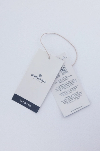 Однотонний светр із фактурної крученої пряжі