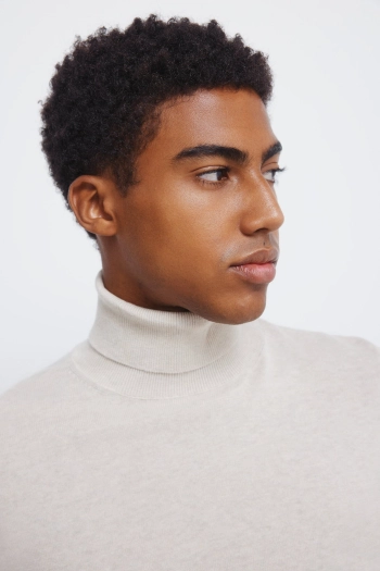 Базовый джемпер с высоким воротом