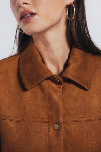 Куртка из искусственной замши с накладными карманами