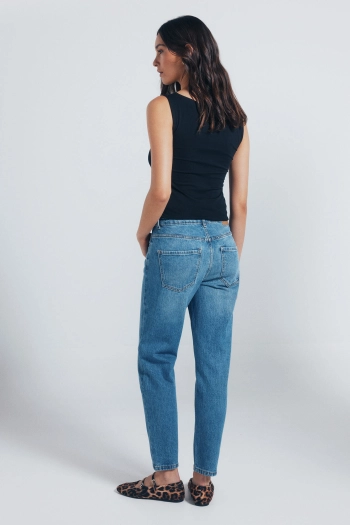 Джинсы Mom Fit