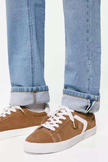 Легкие джинсы кроя regular fit