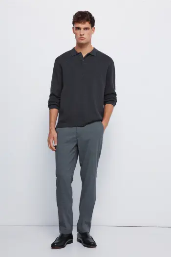 Штани з фактурної тканини крою slim fit