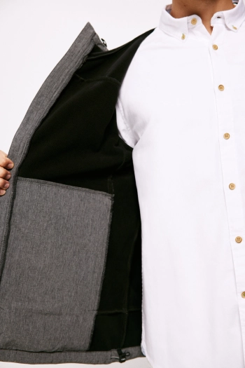 Куртка з технологічної тканини Softshell