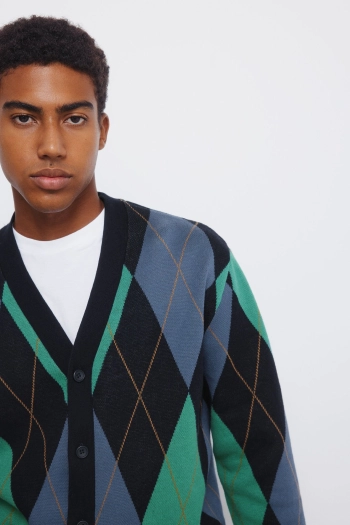 Кардиган у ромби