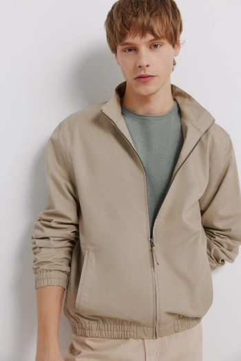 Светр вільного крою