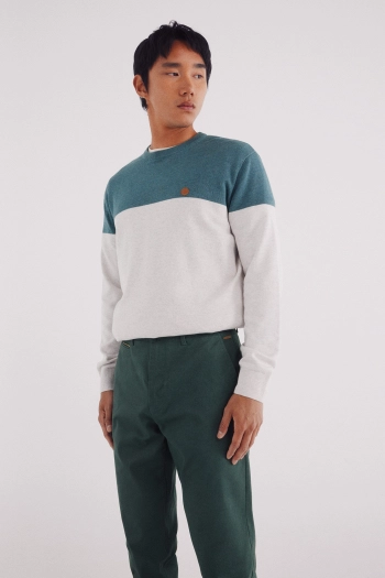 Брюки-чиносы кроя Slim fit с микропринтом