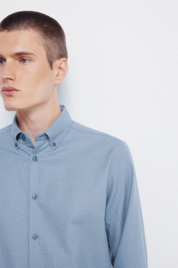 Классическая рубашка двухцветной структуры