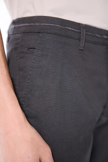 Штани-чінос з мікропринтом Slim fit