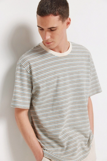 Футболка у фактурну смужку