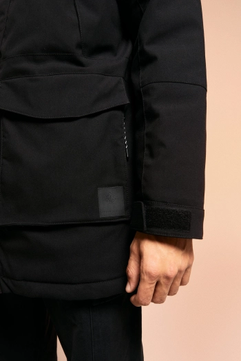 Стеганая куртка с подкладкой из искусственного меха
