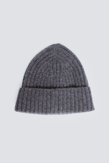 Шапка-біні в'язана