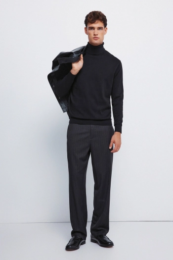 Базовый джемпер с высоким воротом