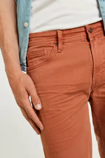 Брюки Slim Fit с пятью карманами