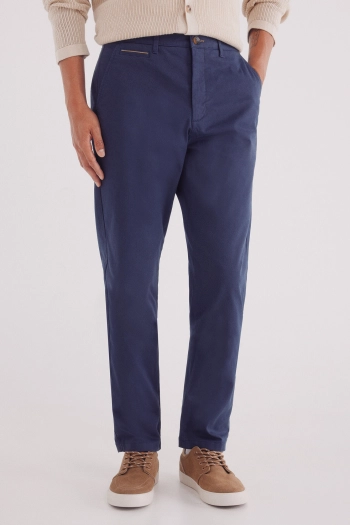 Брюки-чиносы кроя Slim fit с микропринтом