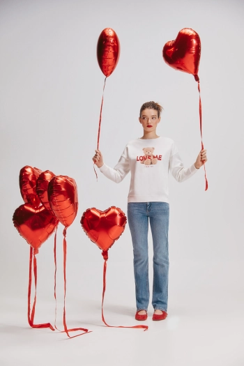 Свитшот Love me