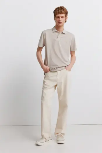 Однотонное поло приталенного кроя slim fit