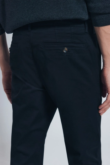 Штани-чіноси крою Slim fit з мікропринтом