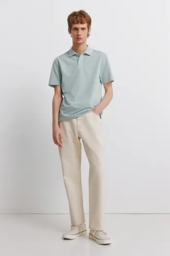Однотонное поло приталенного кроя slim fit
