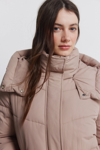 Стеганая куртка с капюшоном