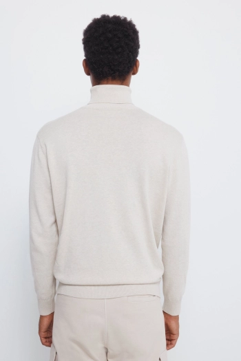 Базовый джемпер с высоким воротом