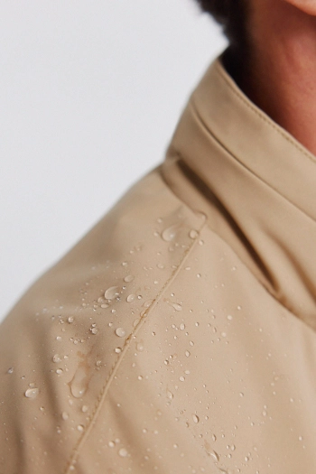 Легкая демисезонная куртка