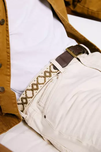 Джинсы slim fit с эффектом потертостей