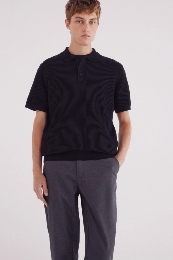 Штани чінос вузького крою