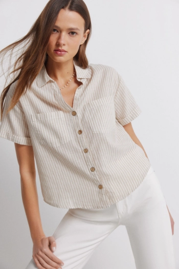 Лляна сорочка з коротким рукавом