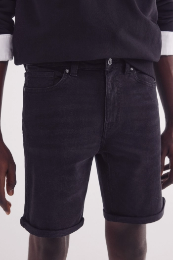 Базовые черные джинсовые шорты-бермуды slim fit