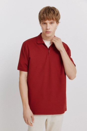 Поло пике классического кроя на молнии