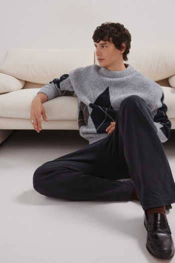 Фактурный джемпер с ромбами