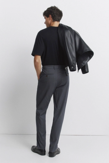 Чиносы комфортного кроя